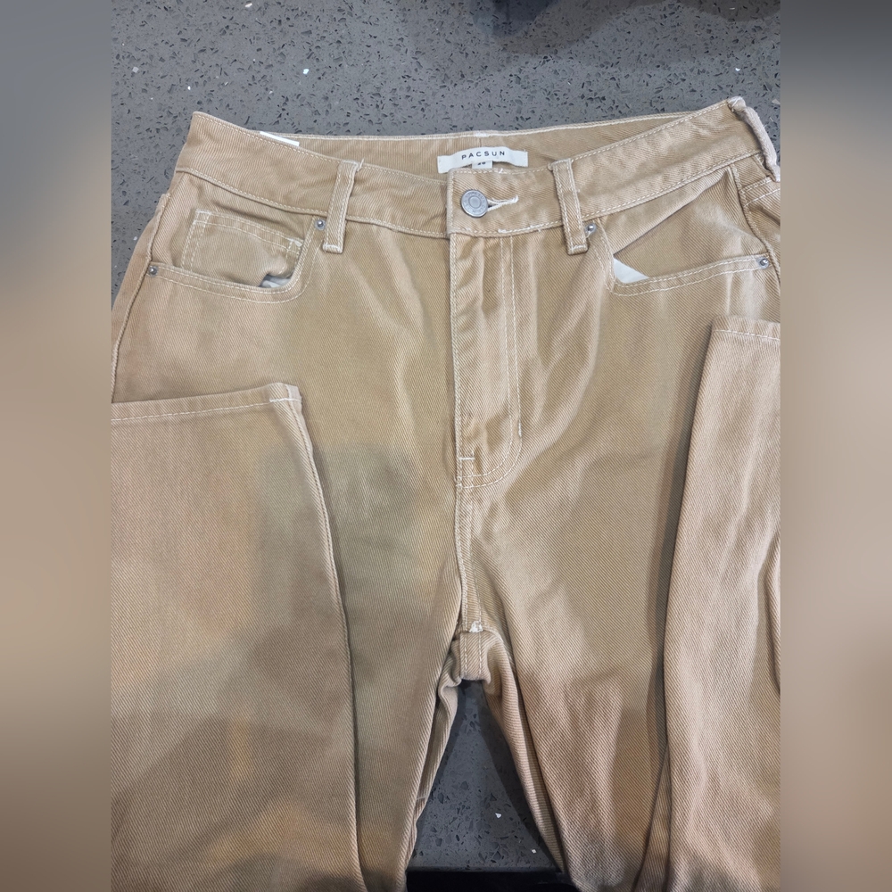 PacSun Men's Relaxed Fit Jeans in Light Tan